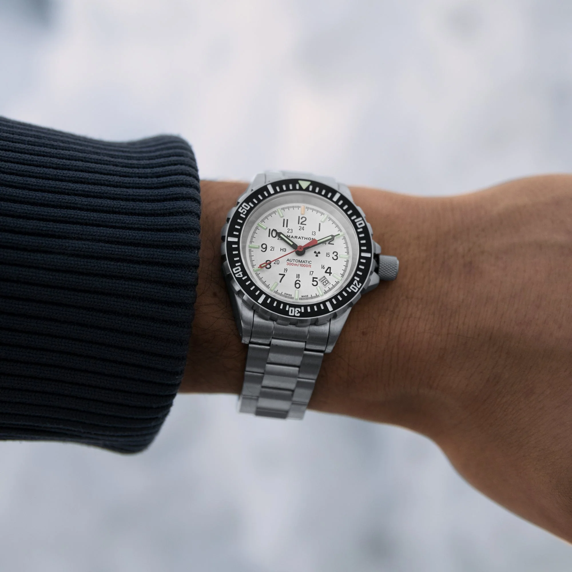 41mm Arctic Edition Large Diver's Automatic (GSAR) with Stainless Steel Bracelet - Image 29