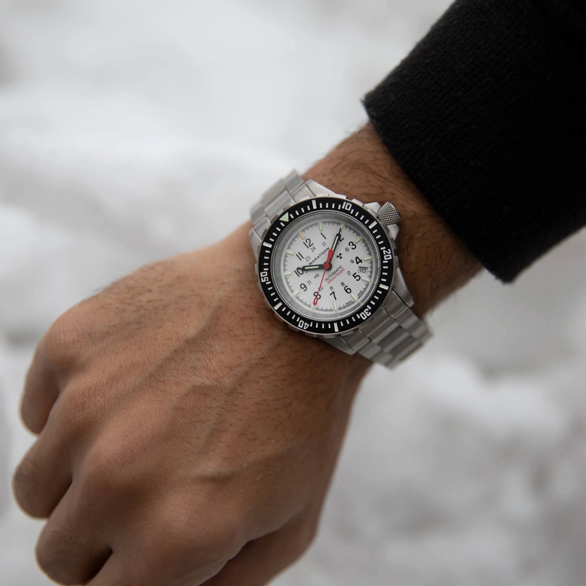 41mm Arctic Edition Large Diver's Automatic (GSAR) with Stainless Steel Bracelet - Image 41